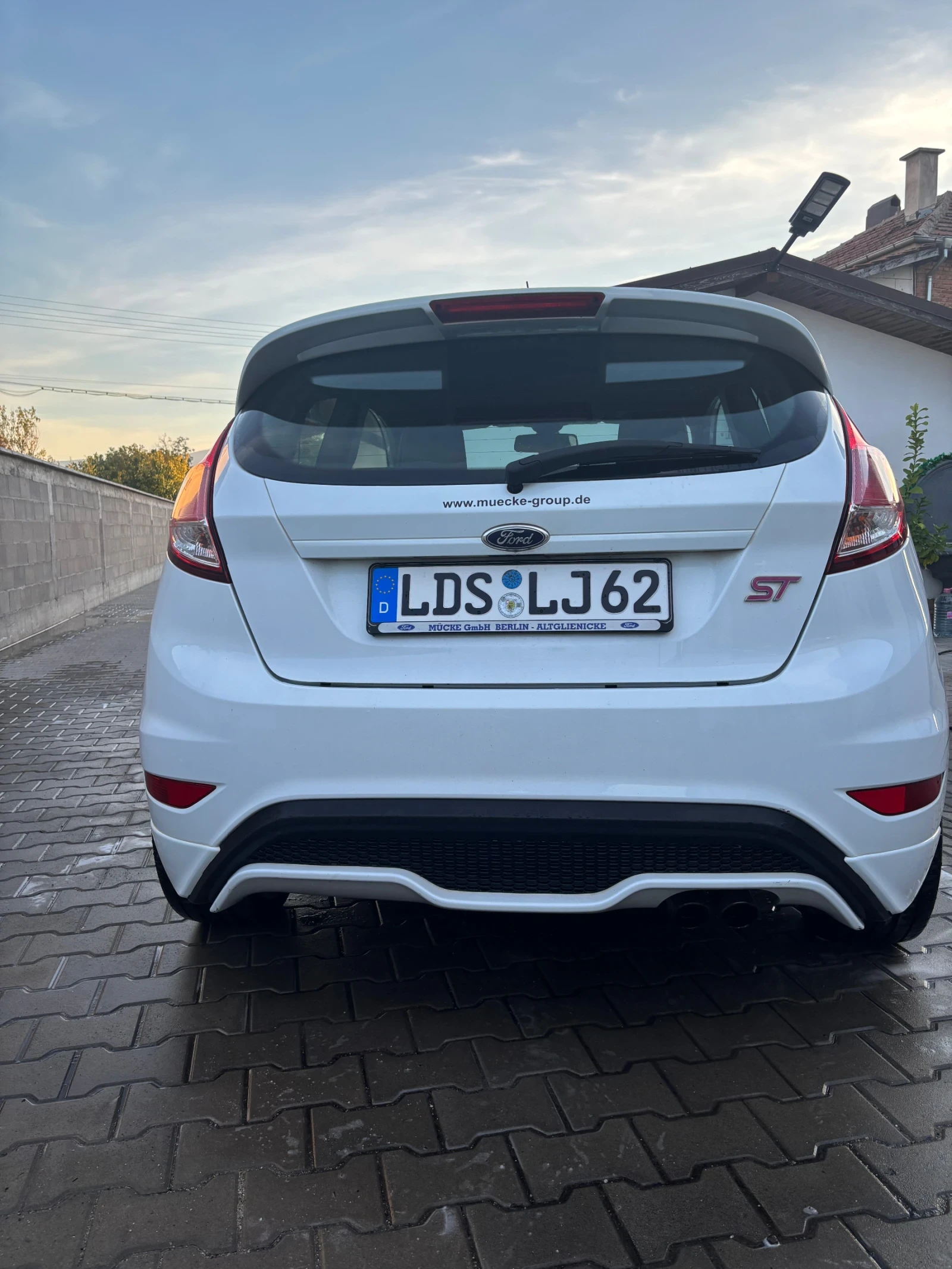 Ford Fiesta 1.6 ST, снимка 3 - Автомобили и джипове - 56488871