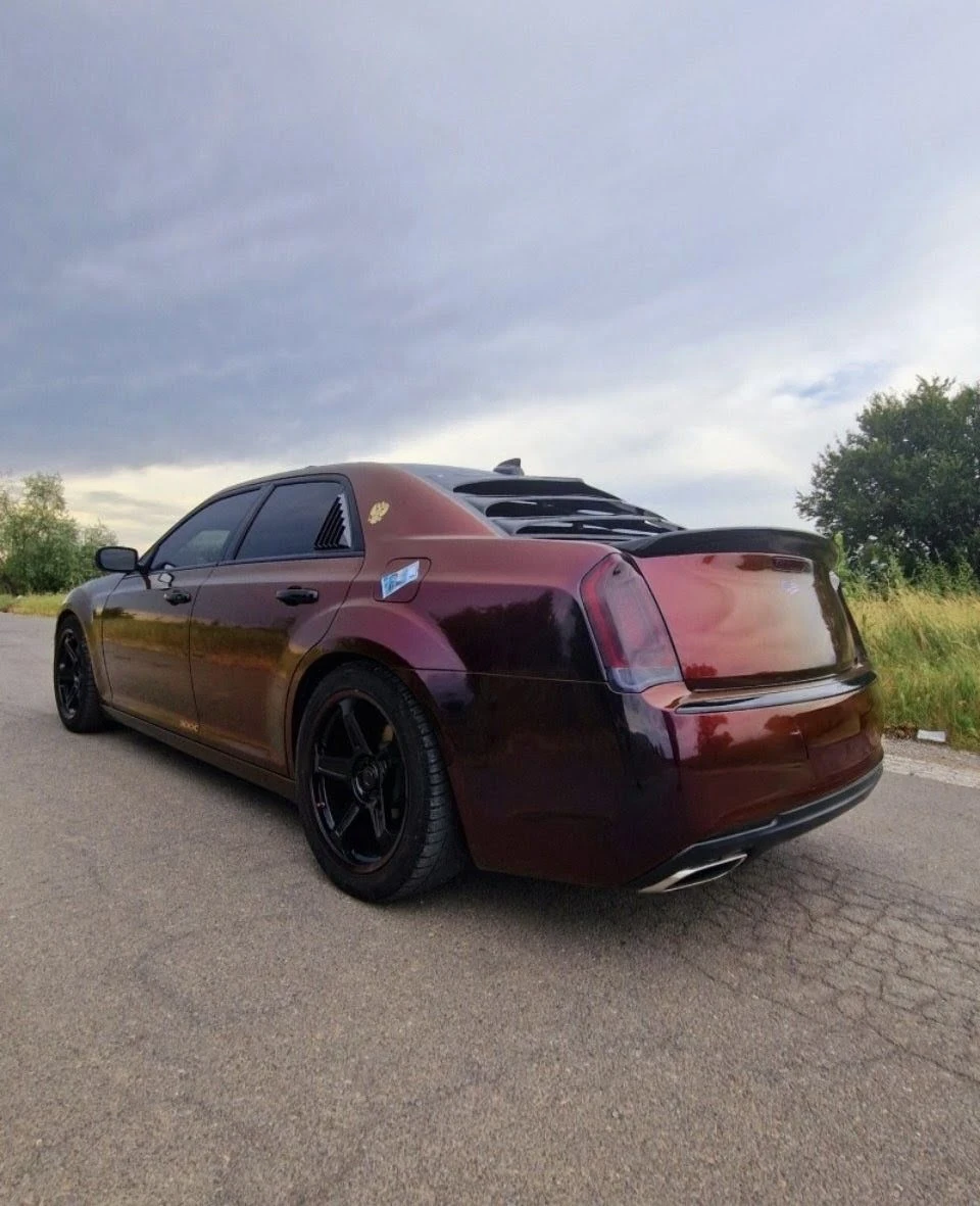 Chrysler 300c 5.7 Hemi LPG/Напълно обслужен , снимка 5 - Автомобили и джипове - 56602341