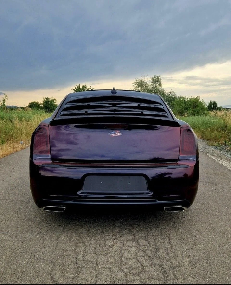 Chrysler 300c 5.7 Hemi LPG/Напълно обслужен , снимка 4 - Автомобили и джипове - 56602341