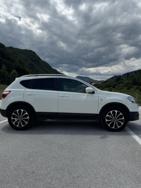 Nissan Qashqai FACELIFT, КАСКО, FULL OPTIONS, NAVI, PANORAMA, 1.5 - 14000 лв. / 7158.09 € - 30527577 4
