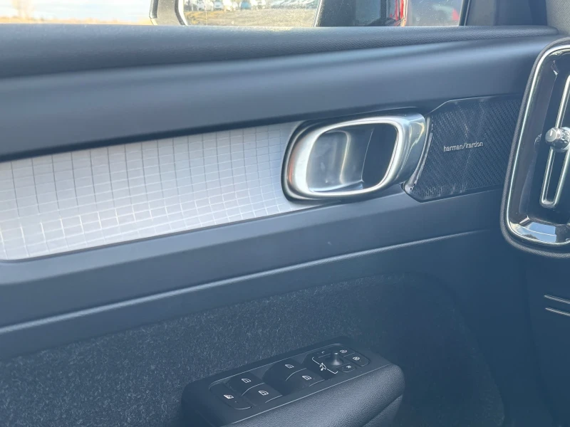 Volvo XC40 ТОП* СОБСТВЕН ЛИЗИНГ, снимка 14 - Автомобили и джипове - 53445327