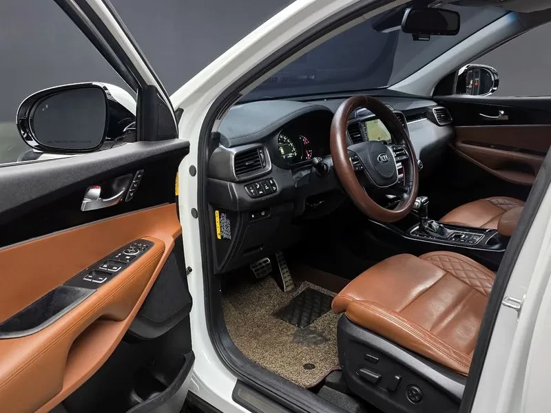 Kia Sorento, снимка 11 - Автомобили и джипове - 54834908