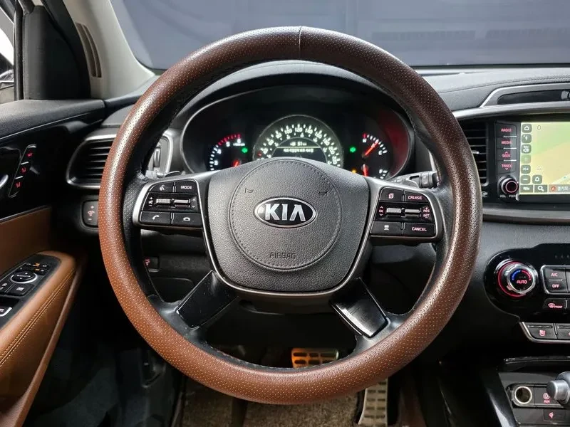 Kia Sorento, снимка 13 - Автомобили и джипове - 54834908