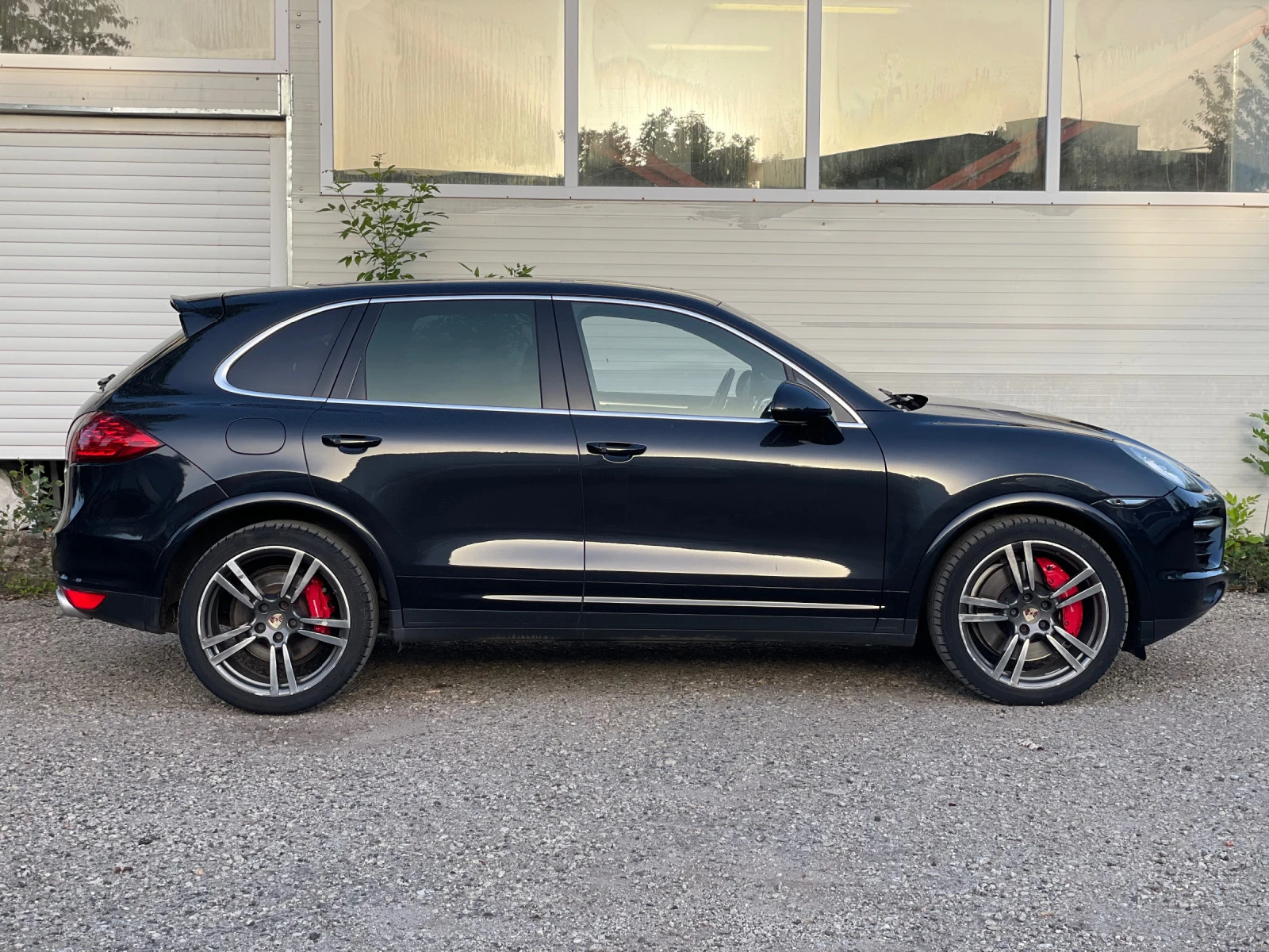 Porsche Cayenne Turbo - изображение 2