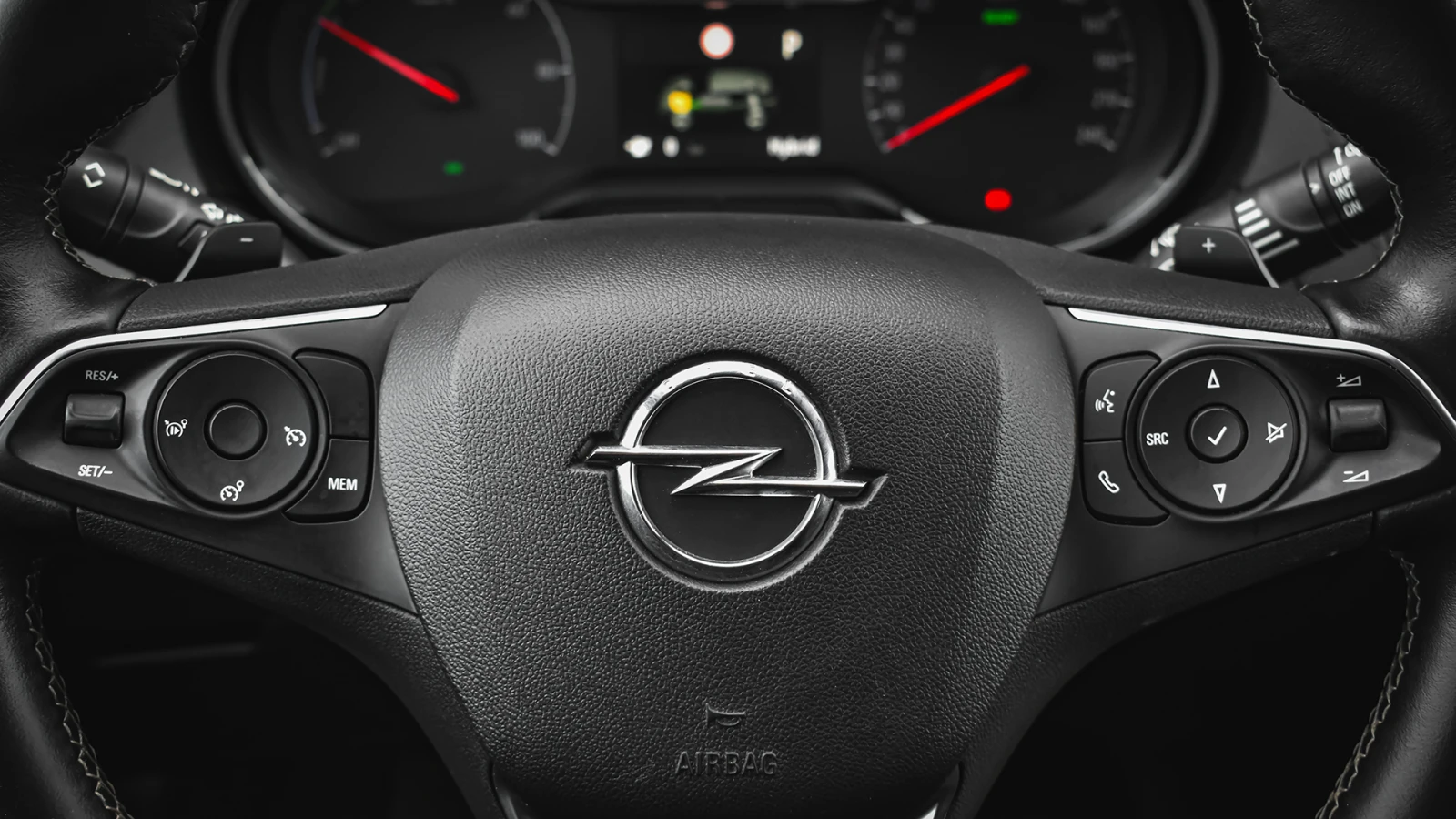 Opel Grandland X 1.6 Turbo Innovation Plug-in Hybrid4 4x4 Automatic, снимка 13 - Автомобили и джипове - 53894103