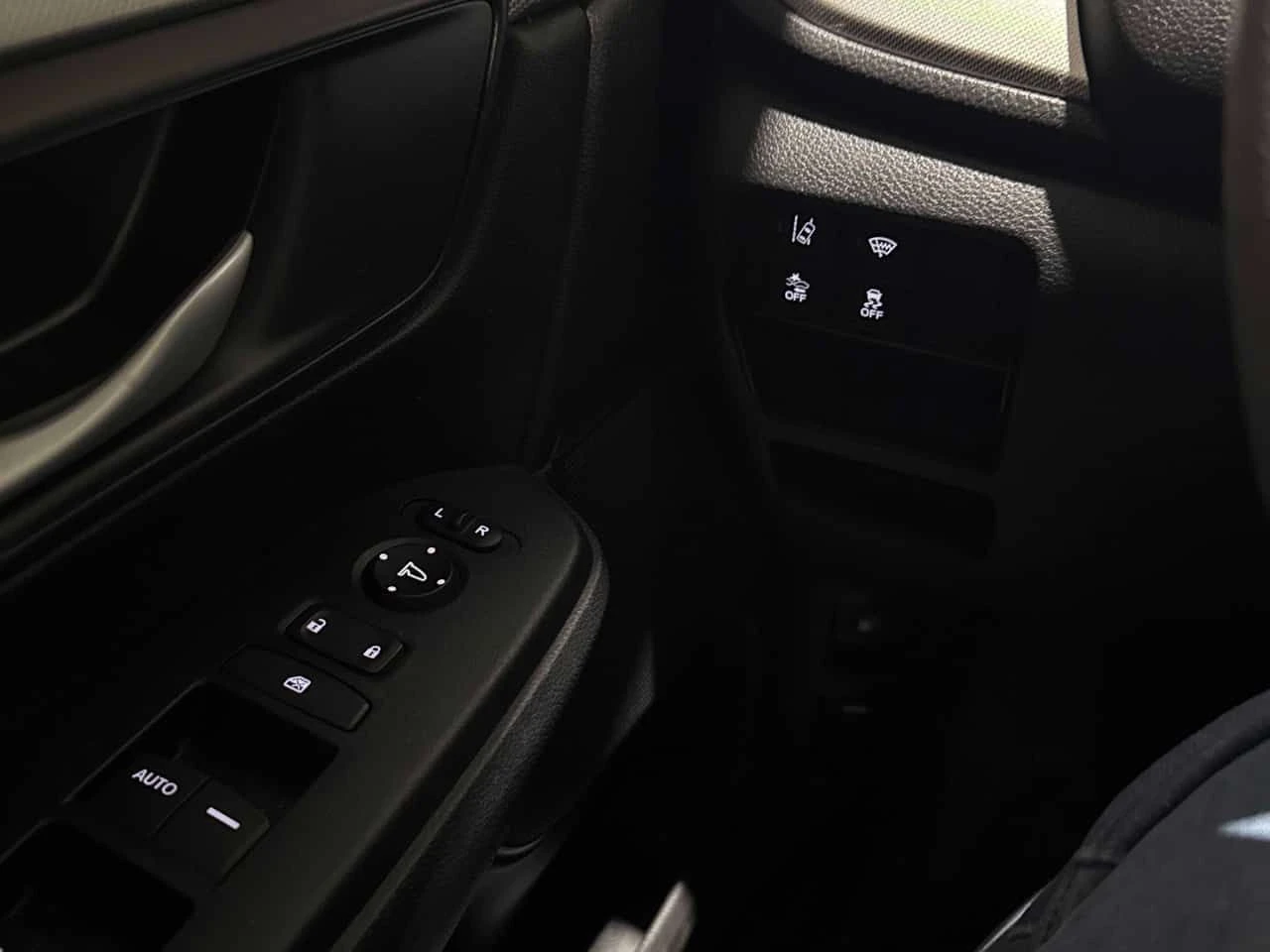 Honda Cr-v * LX * 2 КЛЮЧА * ПОДГРЕВ * КАМЕРА * NAVI, снимка 14 - Автомобили и джипове - 54216933