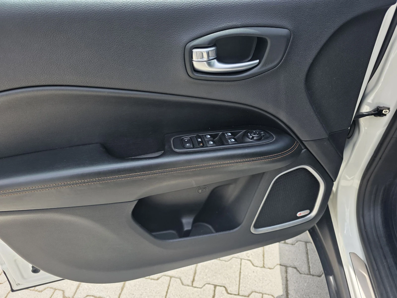 Jeep Compass 2.0MULTIJET Limited 4x4 Лизинг, снимка 10 - Автомобили и джипове - 54641688