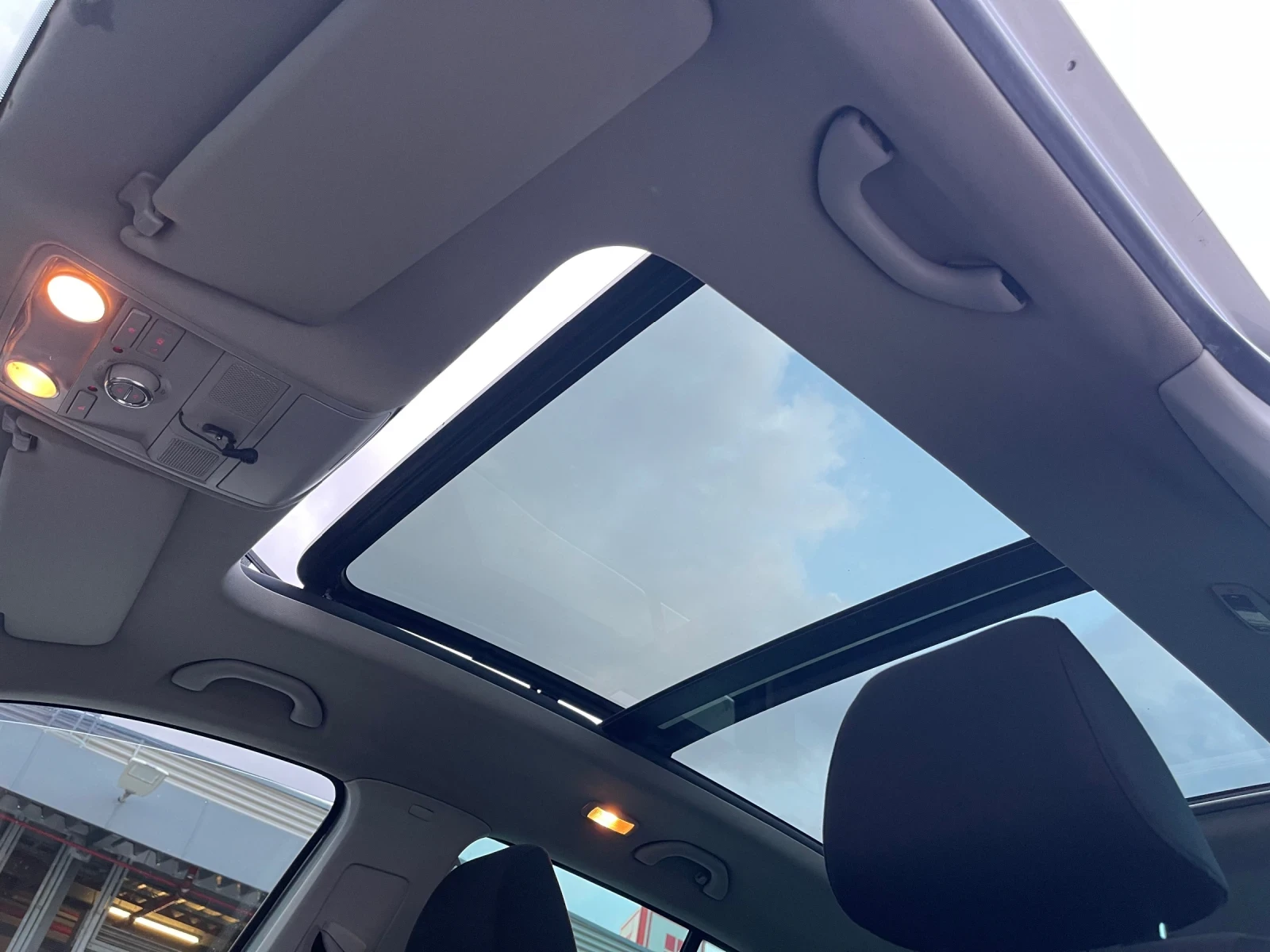 VW Tiguan 2.0 TDI 140 К.С. 4-MOTION 2012 Г. 2 КЛЮЧА ОТЛИЧЕН , снимка 12 - Автомобили и джипове - 55150137