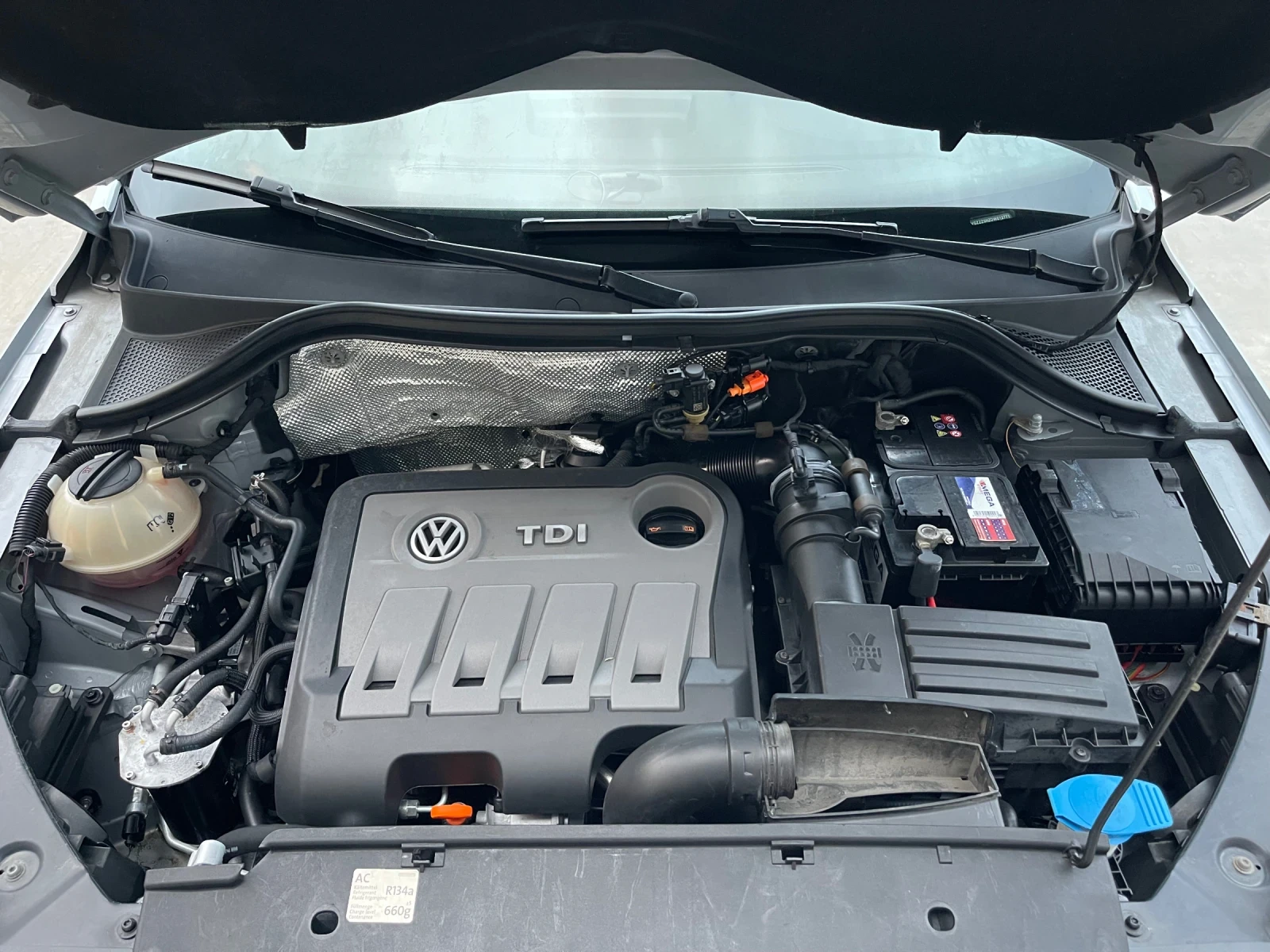 VW Tiguan 2.0 TDI 140 К.С. 4-MOTION 2012 Г. 2 КЛЮЧА ОТЛИЧЕН , снимка 15 - Автомобили и джипове - 55150137