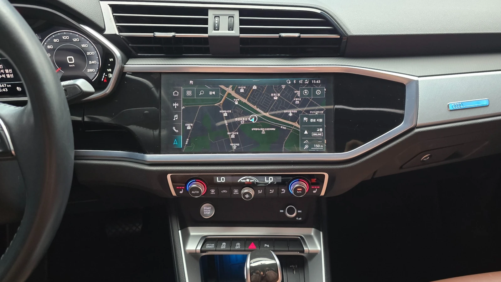 Audi Q3 35 TDI Premium , снимка 15 - Автомобили и джипове - 55612990