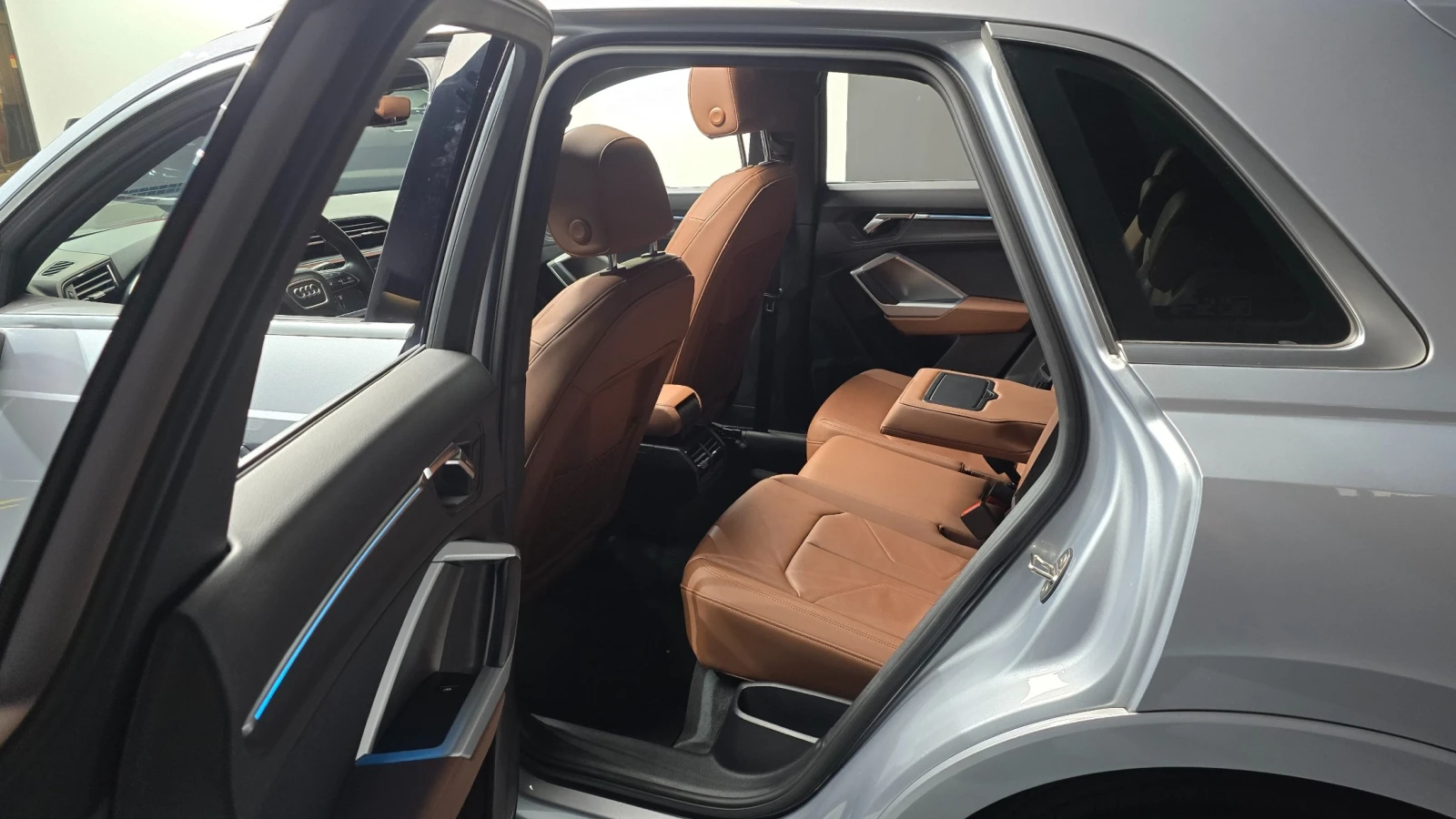 Audi Q3 35 TDI Premium , снимка 9 - Автомобили и джипове - 55612990