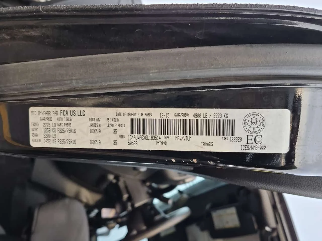 Jeep Wrangler * SPORT * АВТОКРЕДИТ БЕЗ ПЪРВОНАЧАЛНА ВНОСКА* , снимка 15 - Автомобили и джипове - 56175751