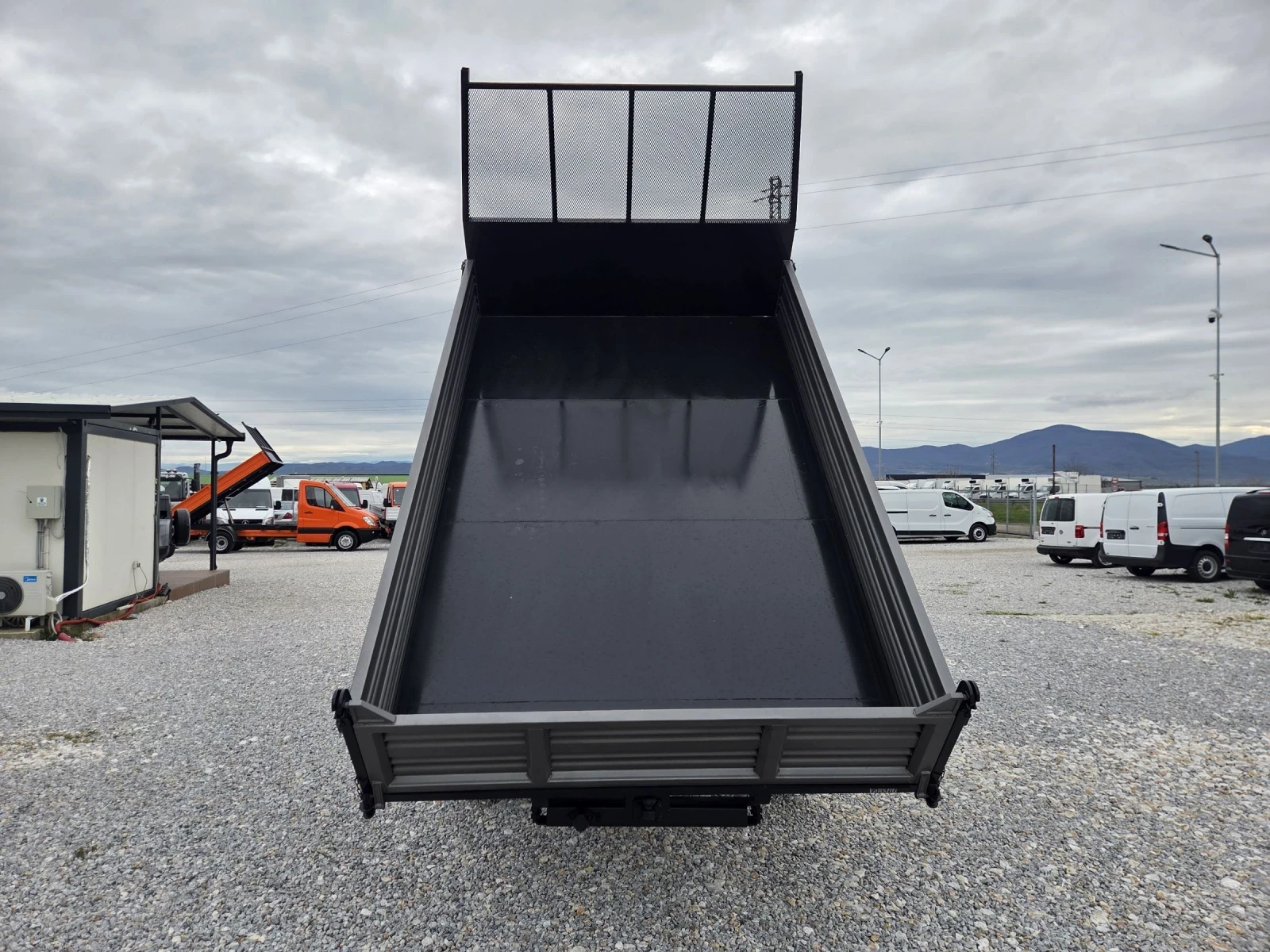 Iveco Daily 35c18, Трситранен самосвал, 3.40 метра, До 3.5тона, снимка 4 - Бусове и автобуси - 54033430