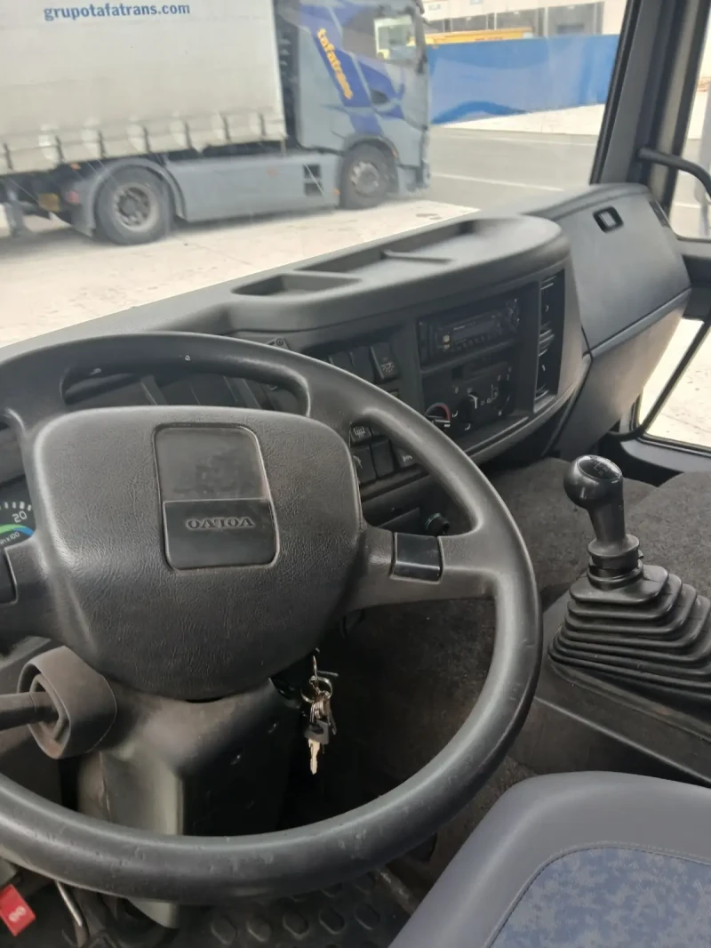 Volvo Fl кран, снимка 8 - Камиони - 47485399