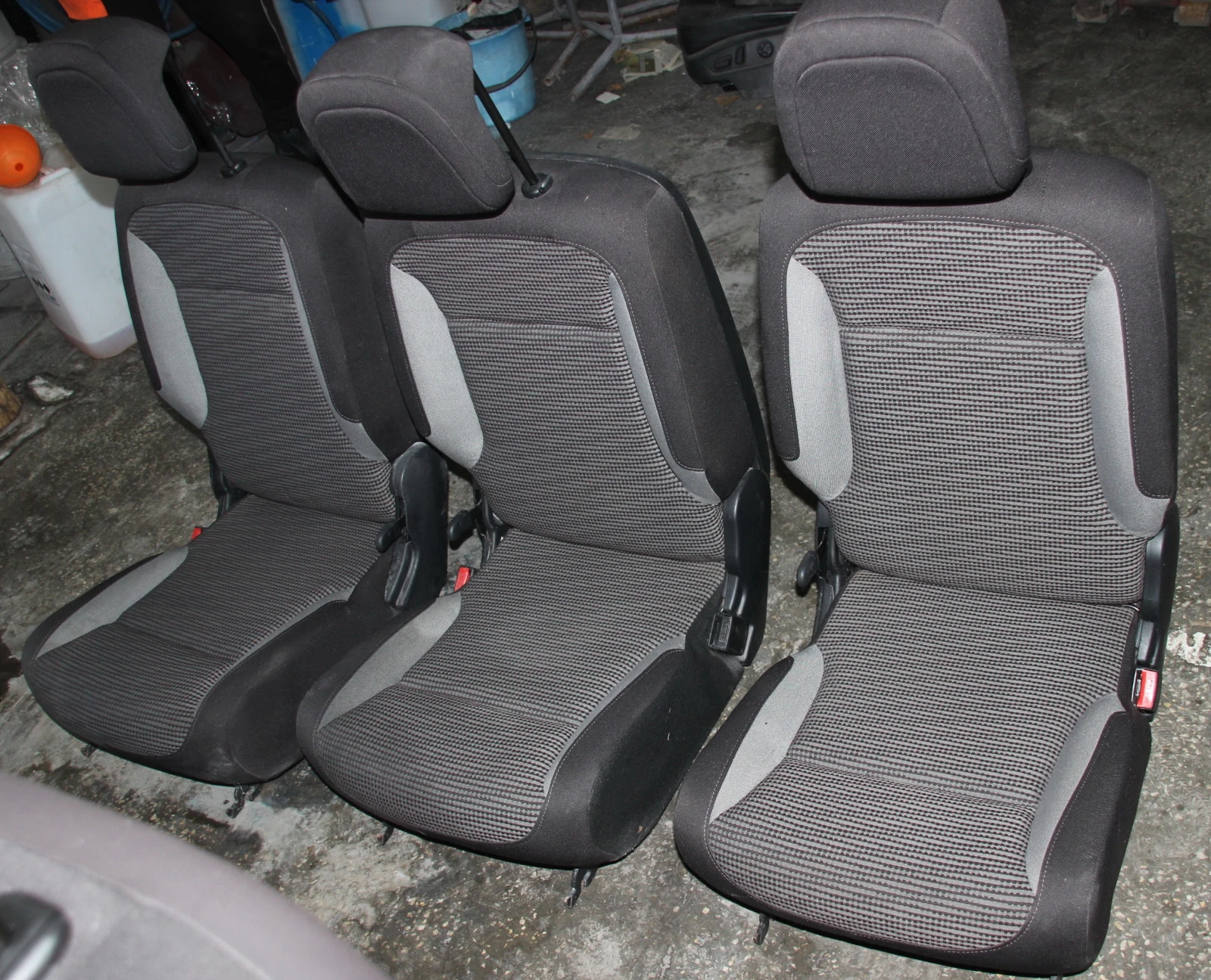       2009 .   | Mobile.bg   6