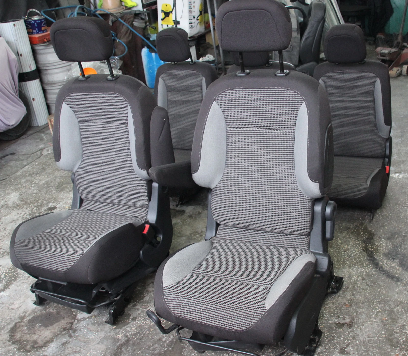       2009 .   | Mobile.bg   1