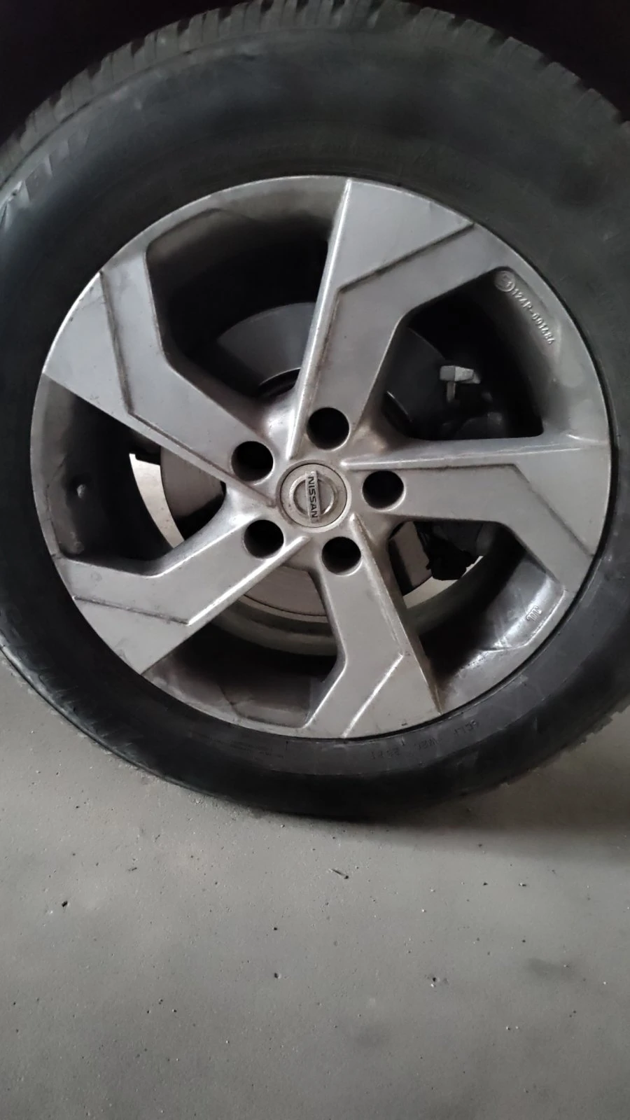 Гуми с джанти Bridgestone 215/65R17, снимка 2 - Гуми и джанти - 54586251