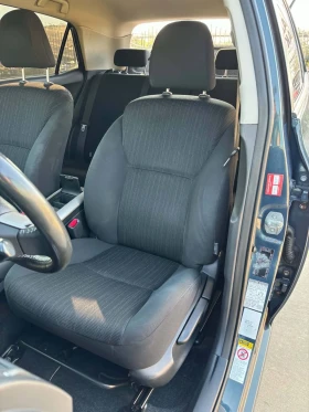 Toyota Auris 2.0/D-4D/126 к.с./ НАВИГАЦИЯ/KEYLESS GO, снимка 8