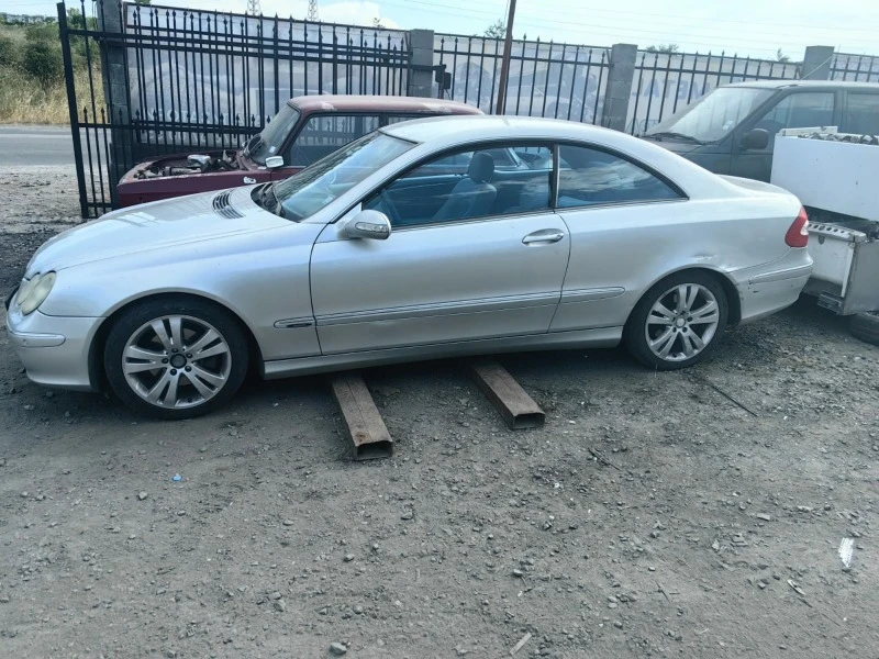 Mercedes-Benz CLK 2.7 cdi, снимка 5 - Автомобили и джипове - 47433347