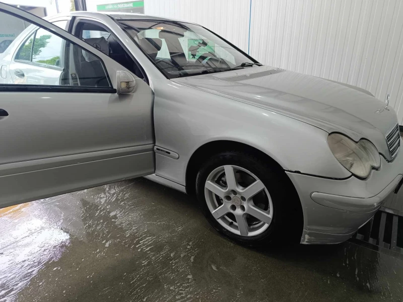 Mercedes-Benz C 200, снимка 6 - Автомобили и джипове - 47649461