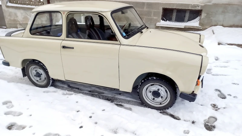 Trabant 601 S Гаражен Оригинал, снимка 3 - Автомобили и джипове - 48525459