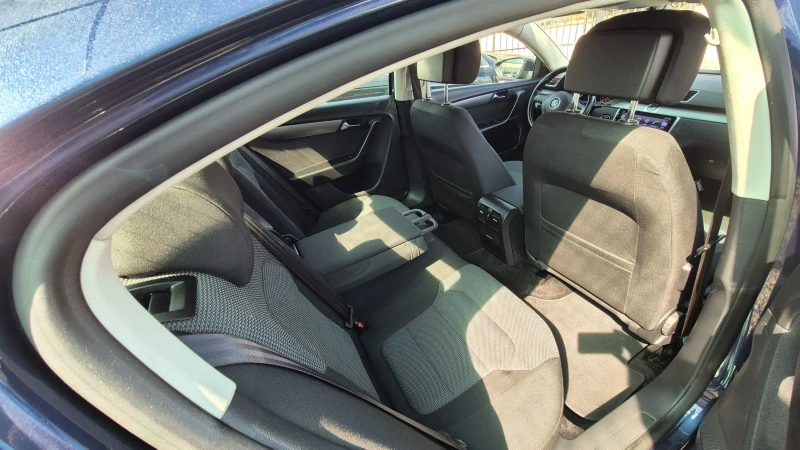 VW Passat, снимка 13 - Автомобили и джипове - 51377165