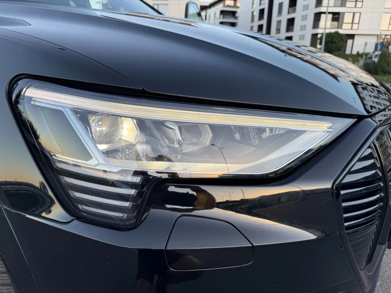 Audi E-Tron 50 quattro, снимка 16 - Автомобили и джипове - 52096029