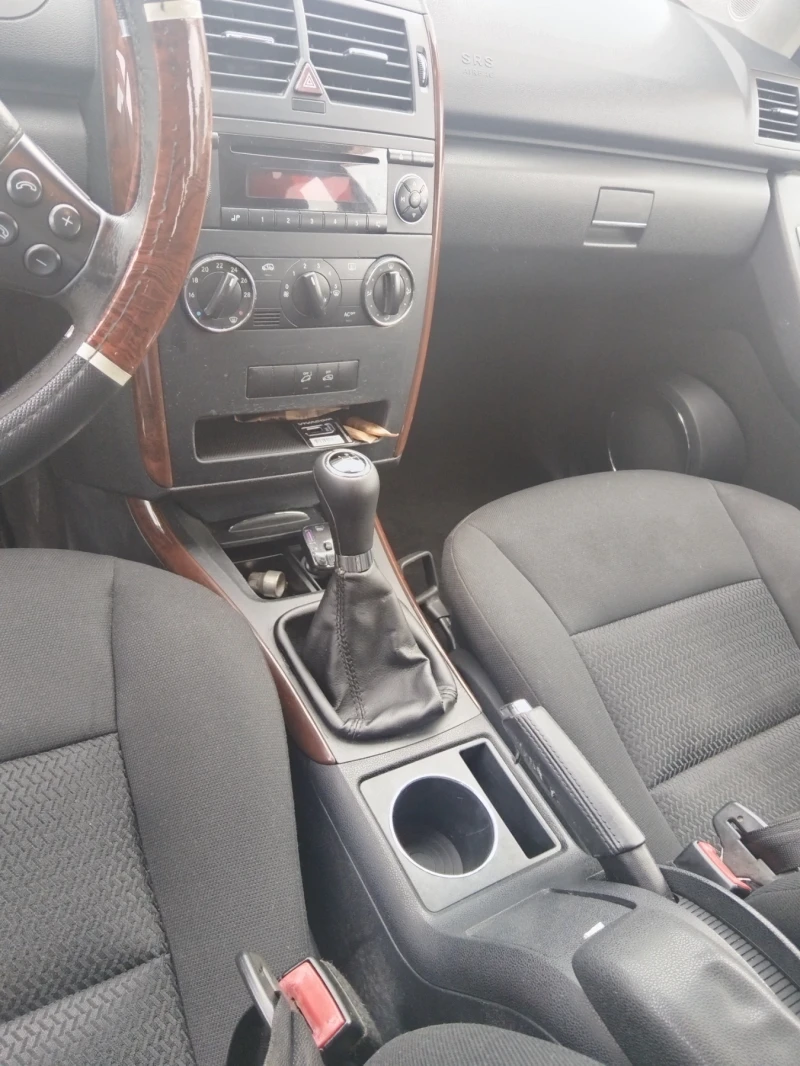 Mercedes-Benz A 180, снимка 7 - Автомобили и джипове - 52412820