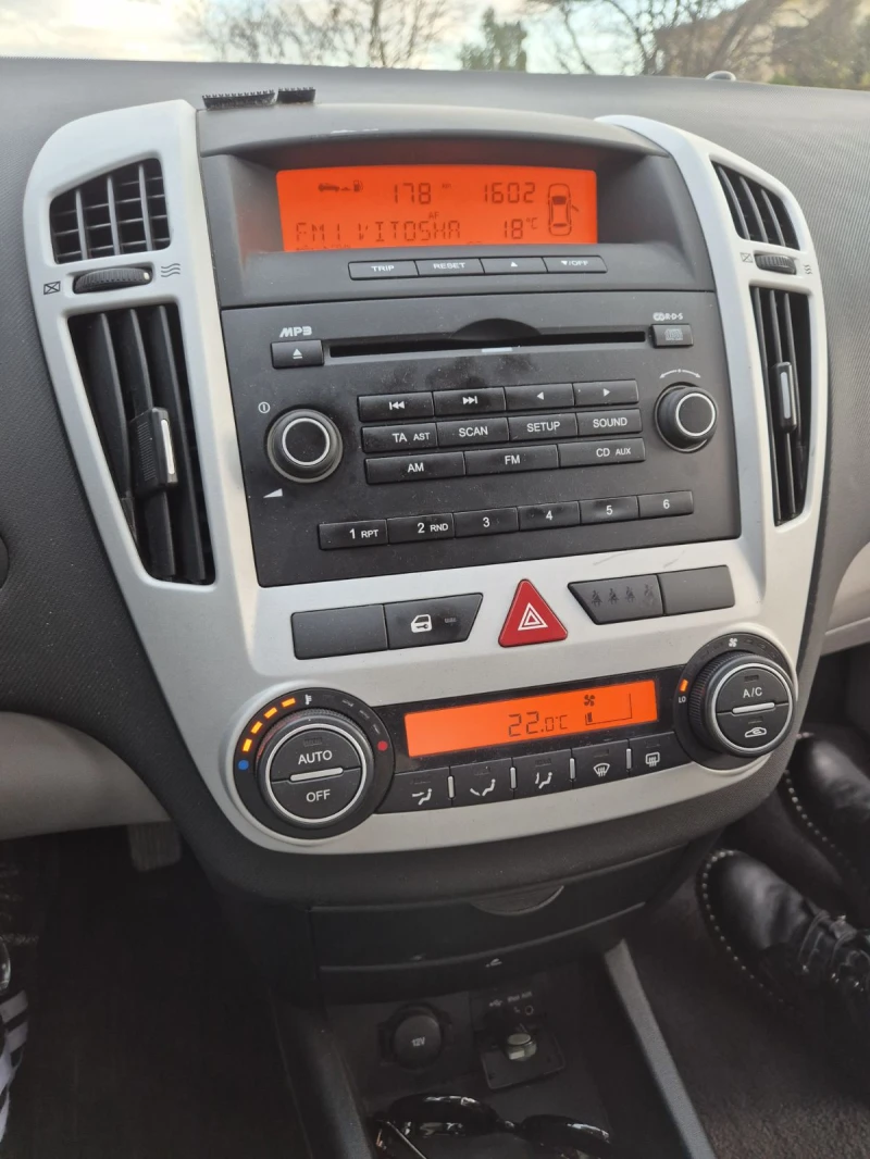 Kia Ceed, снимка 6 - Автомобили и джипове - 52536659