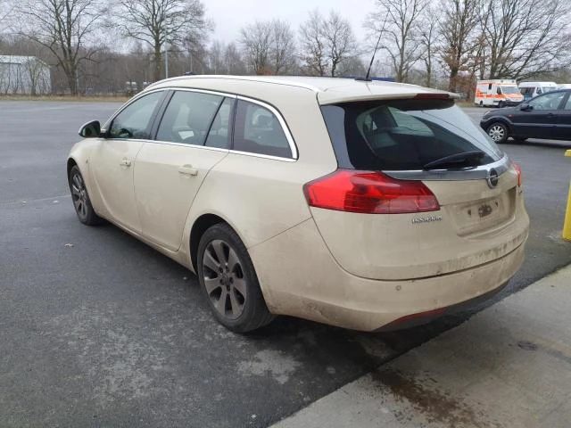 Opel Insignia A Sports Tourer Edition, снимка 3 - Автомобили и джипове - 48505998