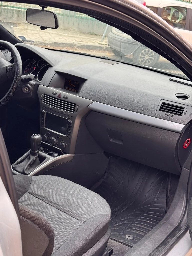 Opel Astra H GTC 1.4 - изображение 8