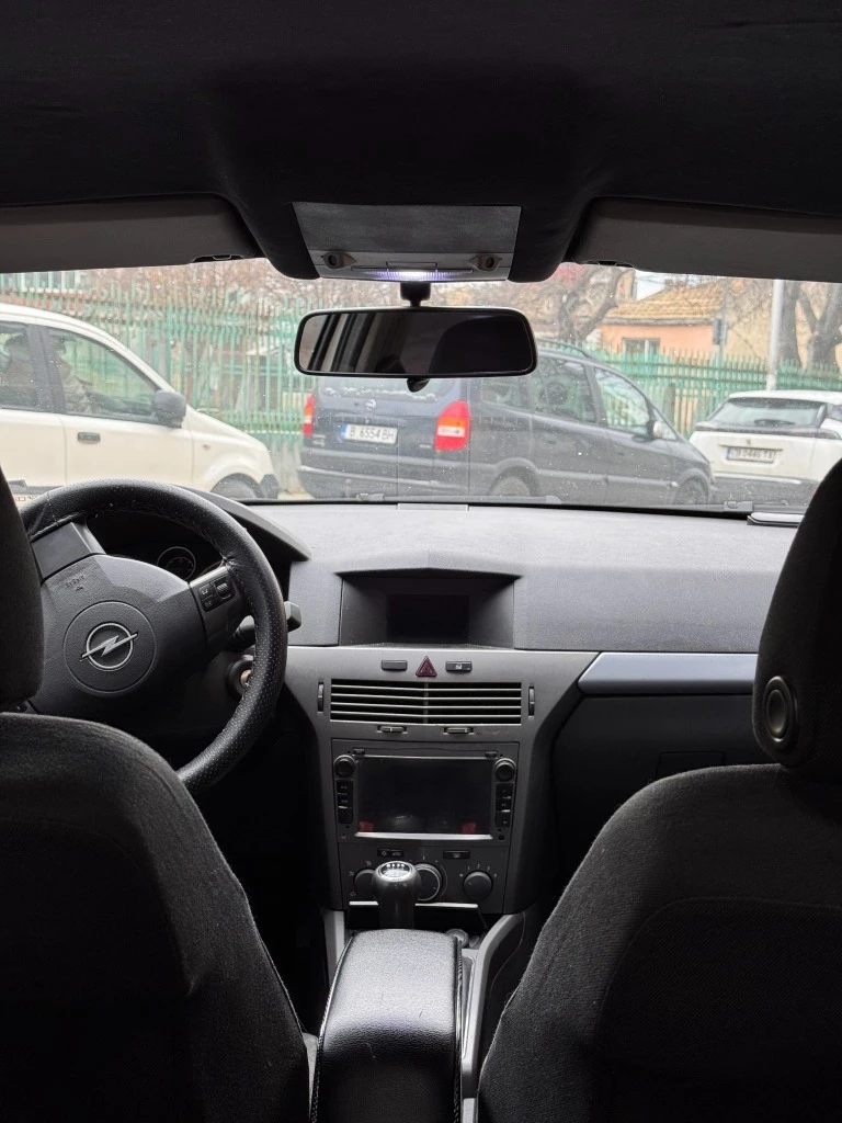 Opel Astra H GTC 1.4 - изображение 9