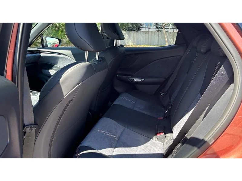 Lexus LBX 1.5HSD COOL FWD, снимка 11 - Автомобили и джипове - 55748570