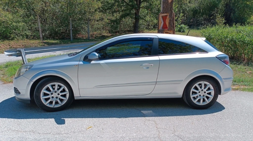 Opel Astra H GTC 1.4, снимка 1