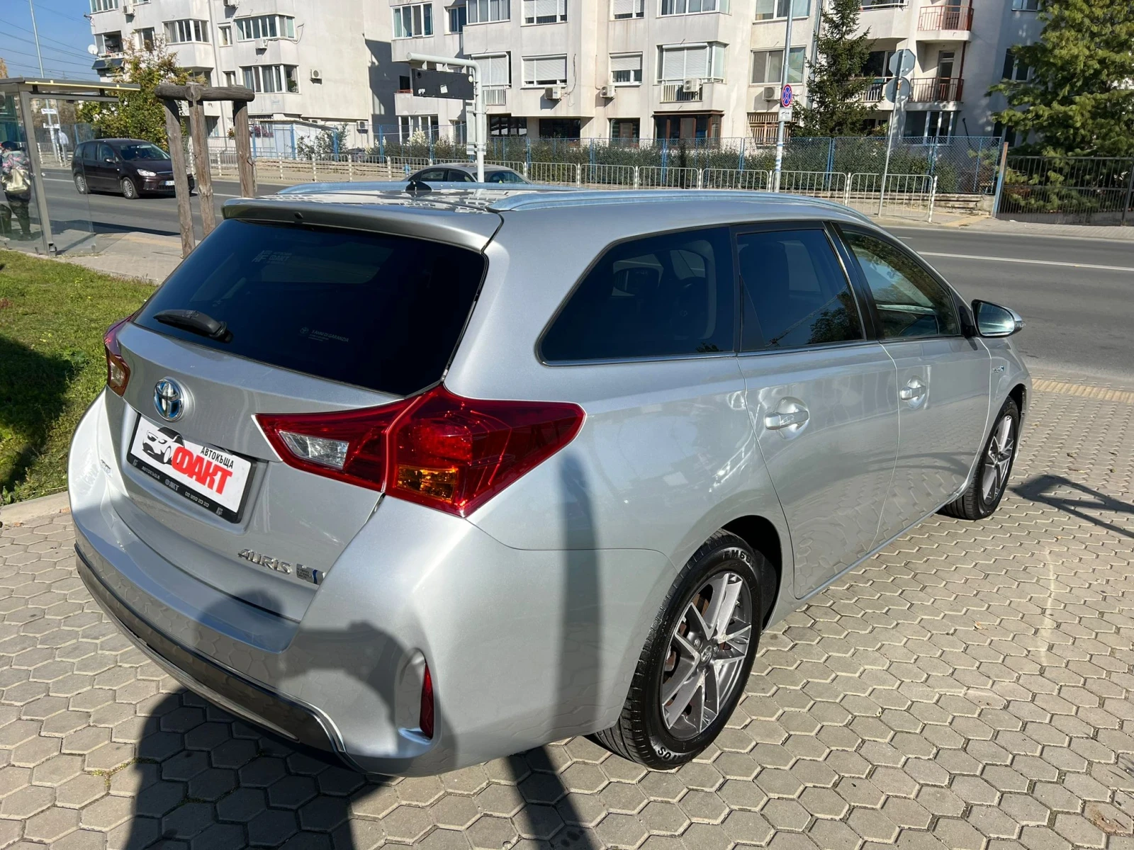 Toyota Auris 1.8HYBRID/EU.5B - изображение 3