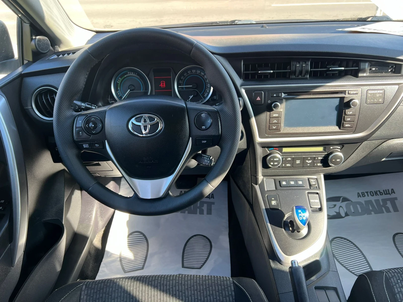 Toyota Auris 1.8HYBRID/EU.5B - изображение 8