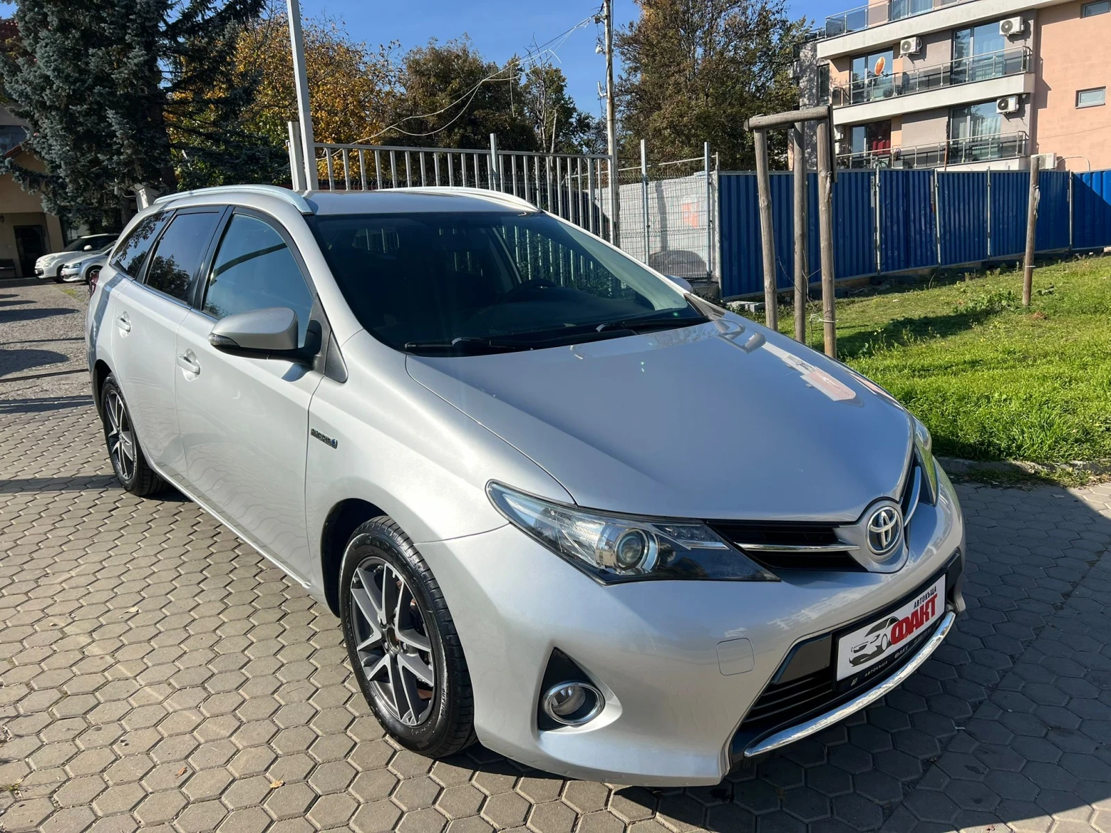 Toyota Auris 1.8HYBRID/EU.5B - изображение 2