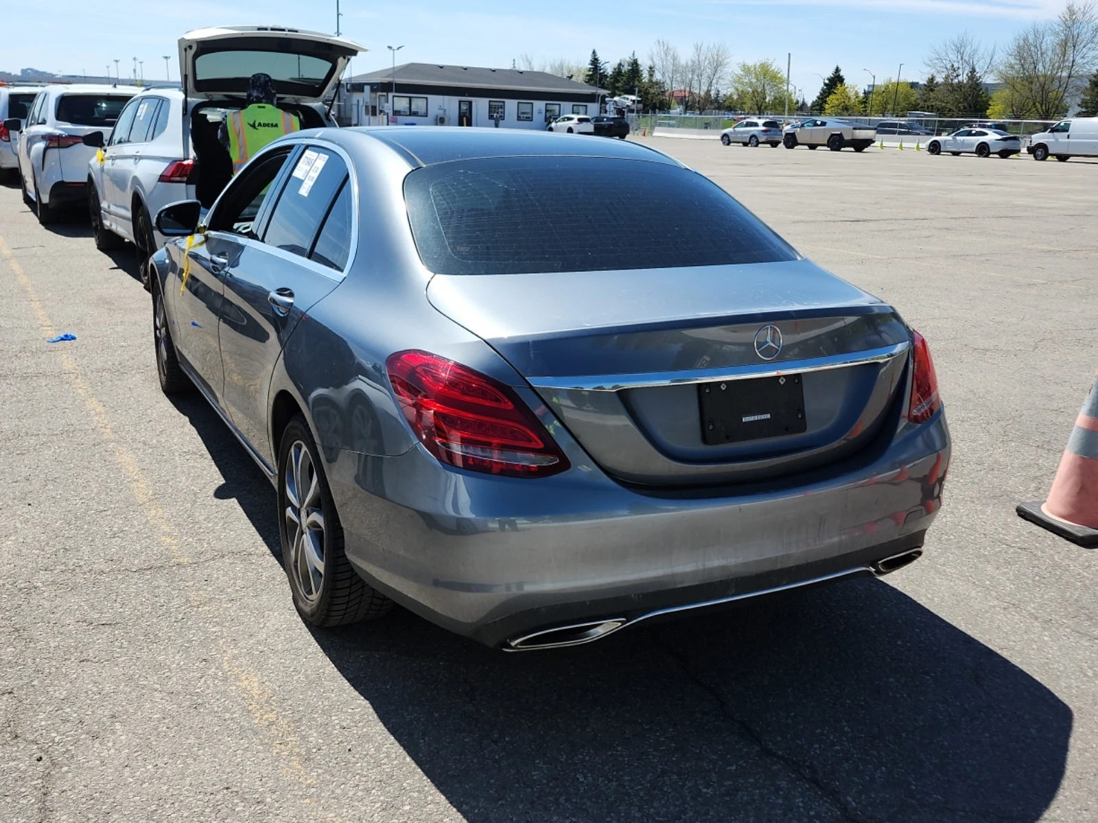 Mercedes-Benz C 300 * 4MATIC * CARFAX * ОПЦИЯ ЗА ФИНАНСИРАНЕ  - изображение 2