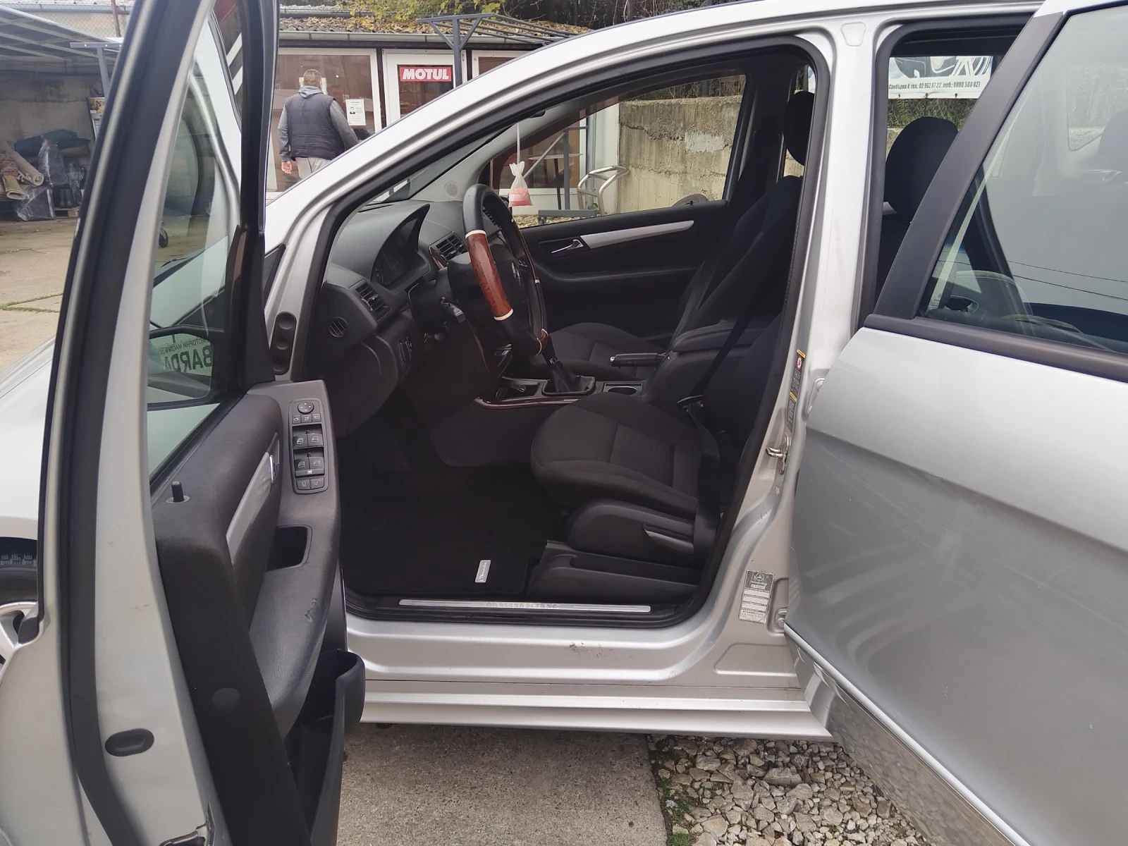 Mercedes-Benz A 180  - изображение 5