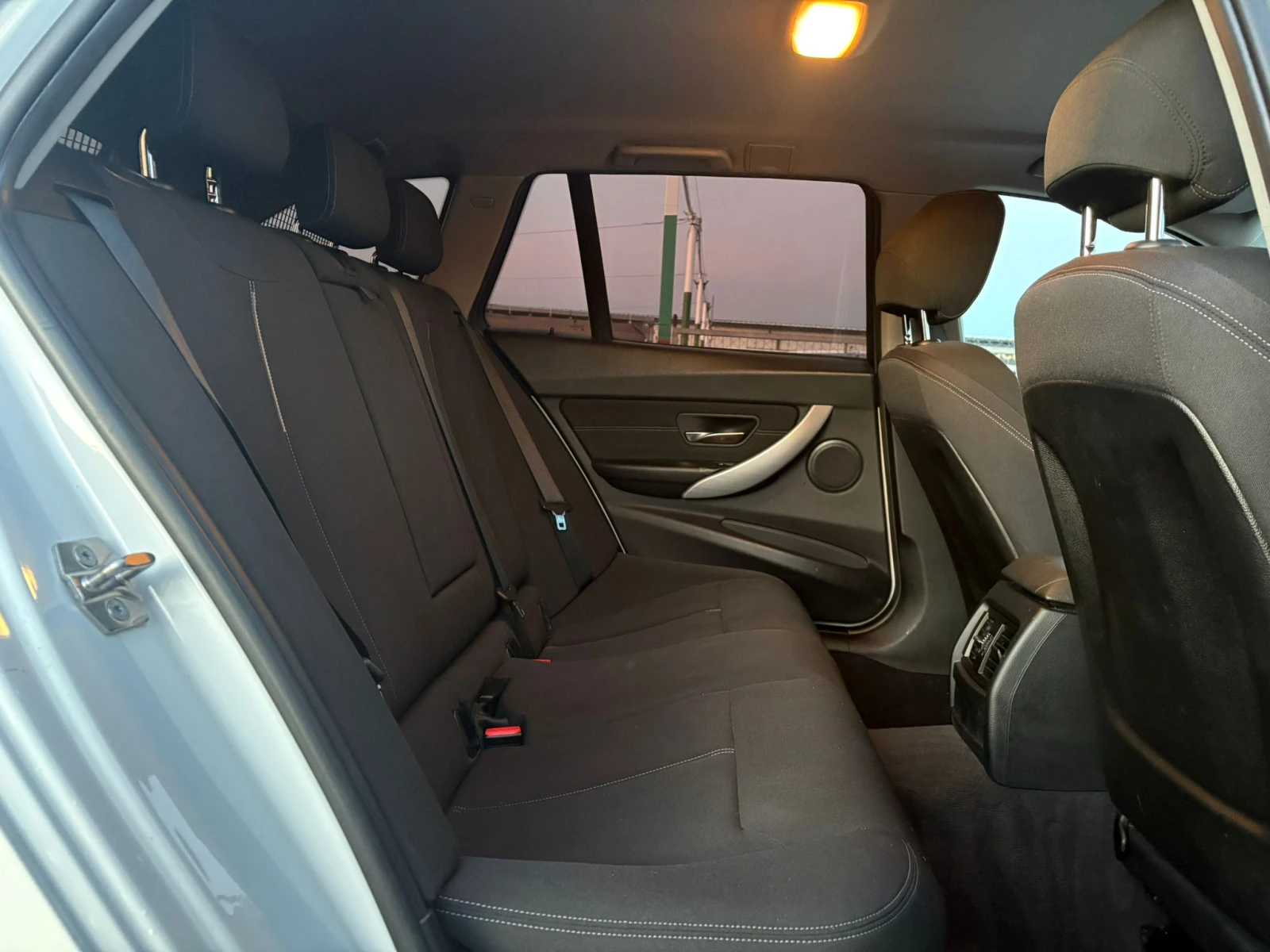 BMW 318 BMW 318d ТОП СЪСТОЯНИЕ!, снимка 9 - Автомобили и джипове - 53819521