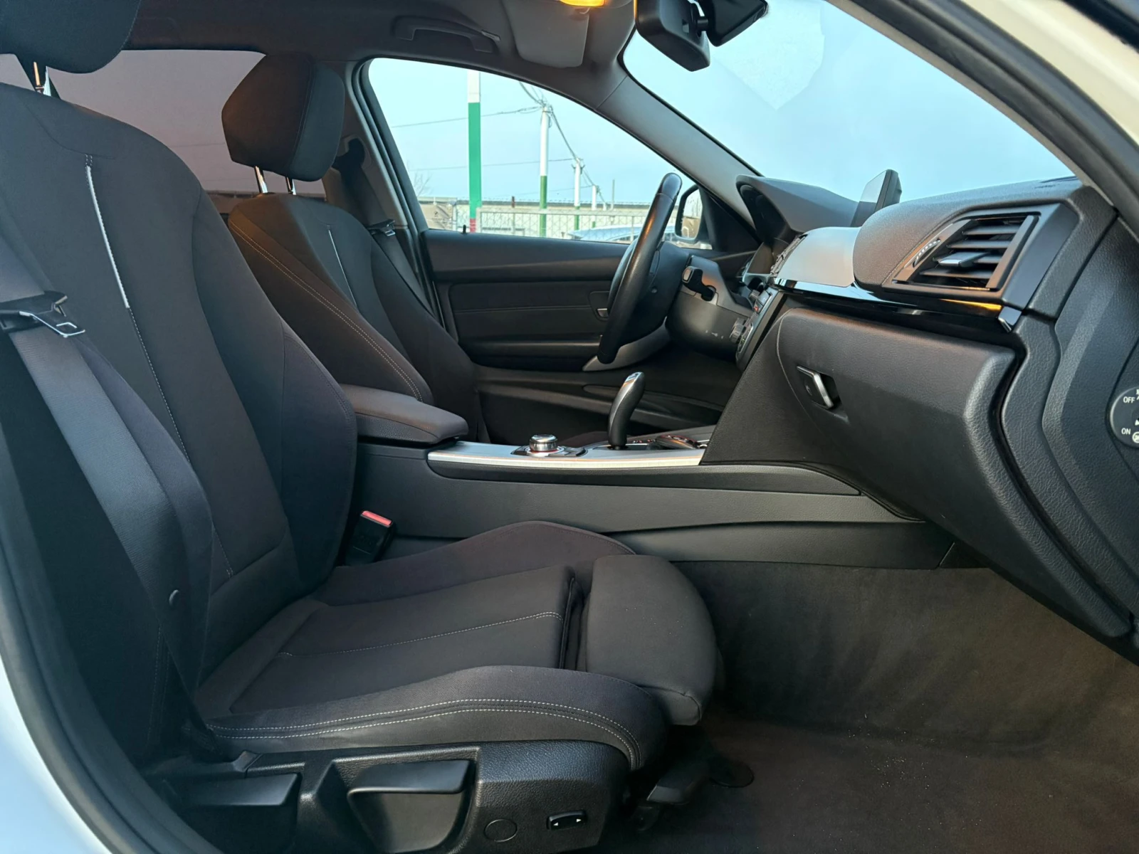 BMW 318 BMW 318d ТОП СЪСТОЯНИЕ!, снимка 10 - Автомобили и джипове - 53819521