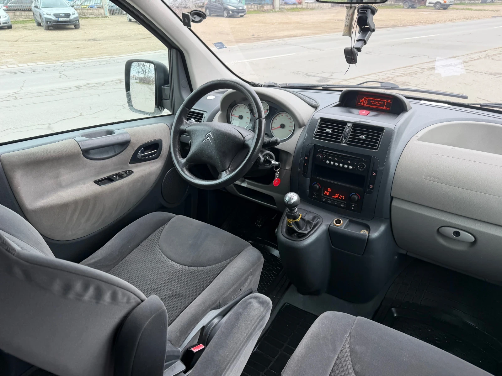 Citroen Jumpy 1.6HDI-MAX-90ks-6ck-7+ 1-Всичко платено!, снимка 9 - Автомобили и джипове - 53931675