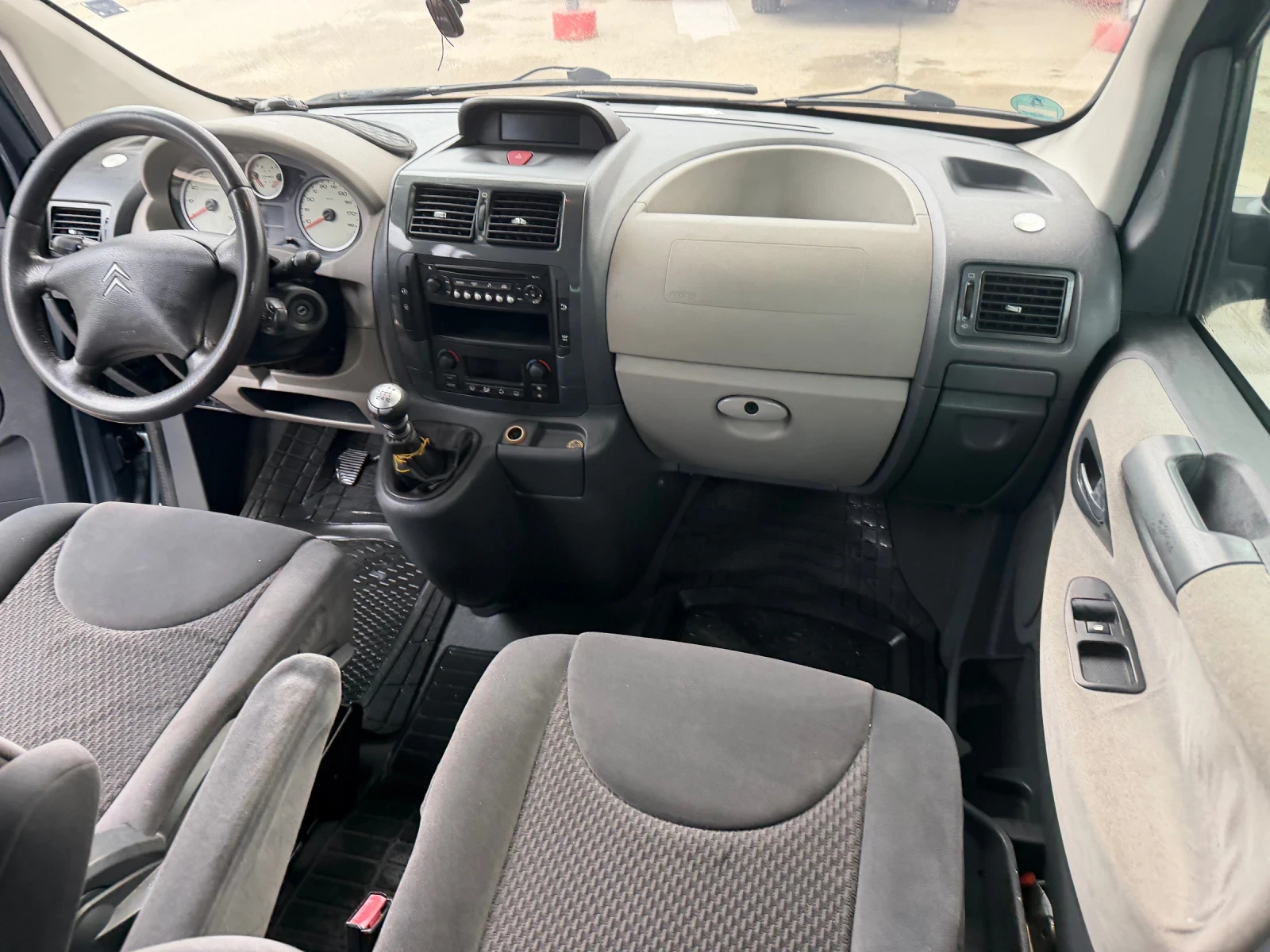 Citroen Jumpy 1.6HDI-MAX-90ks-6ck-7+ 1-Всичко платено!, снимка 14 - Автомобили и джипове - 53931675