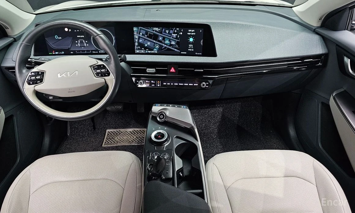 Kia EV6 Standard air, снимка 6 - Автомобили и джипове - 54247111