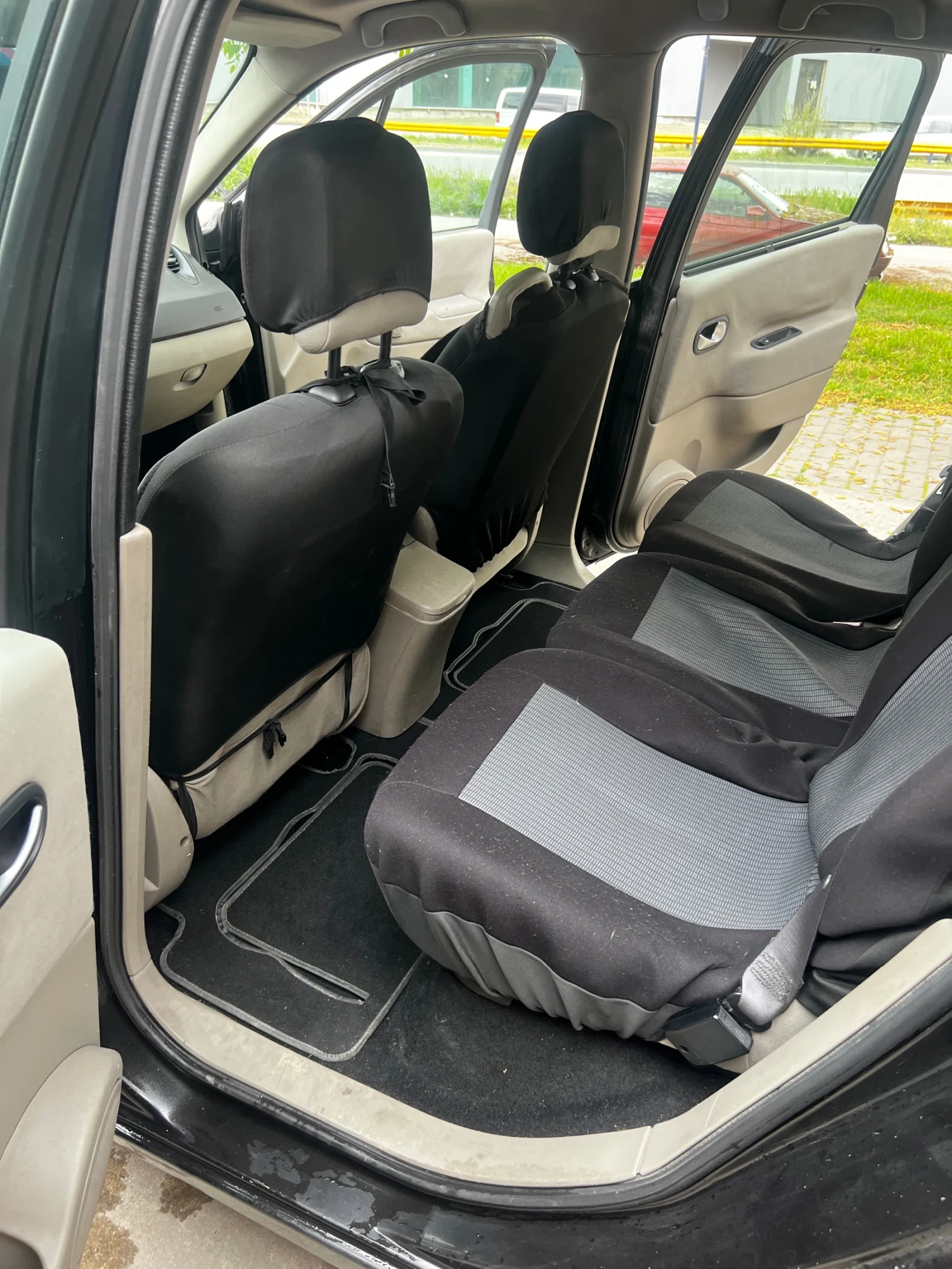 Renault Megane Scenic, снимка 8 - Автомобили и джипове - 54685421