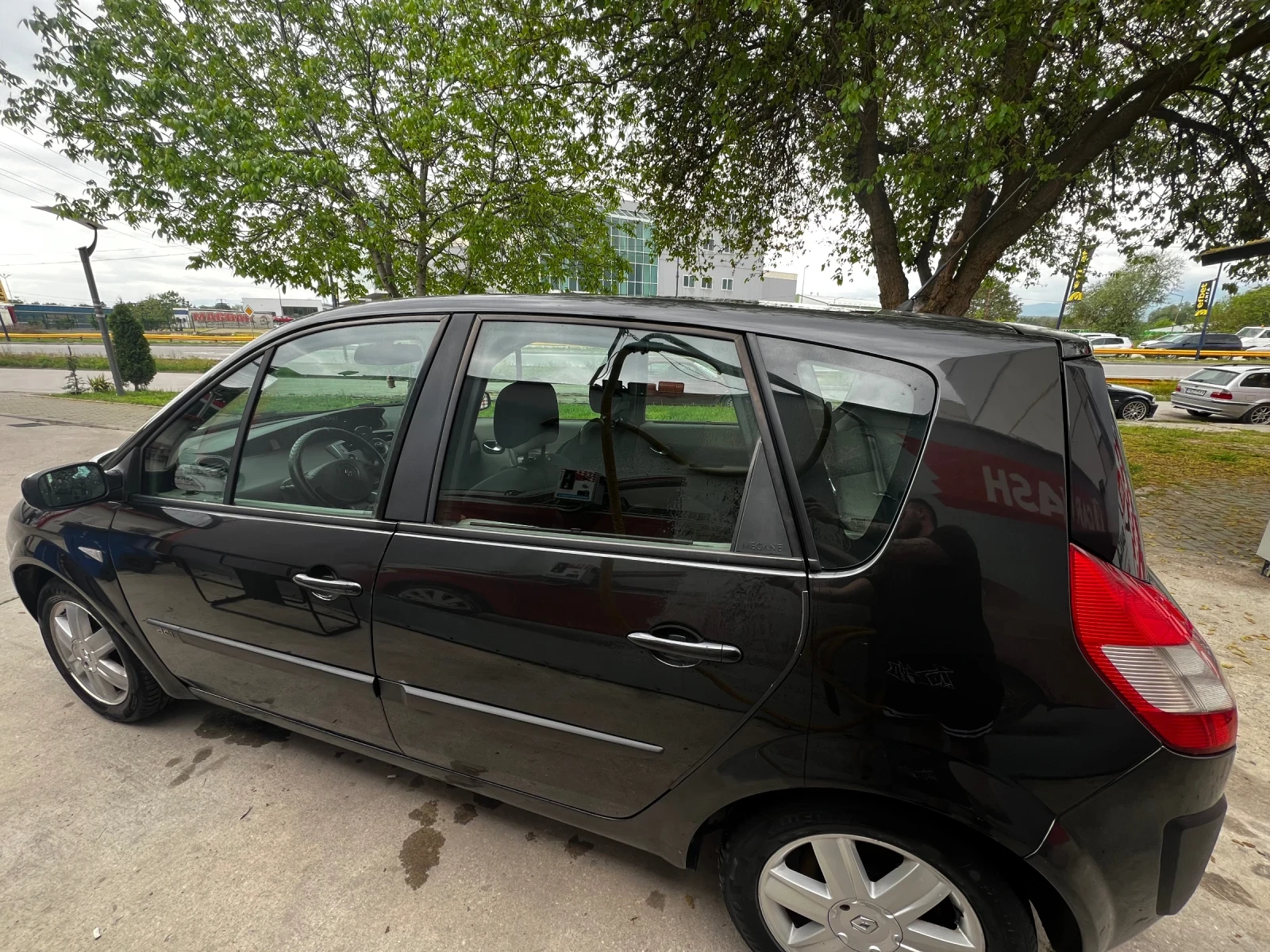 Renault Megane Scenic, снимка 4 - Автомобили и джипове - 54685421