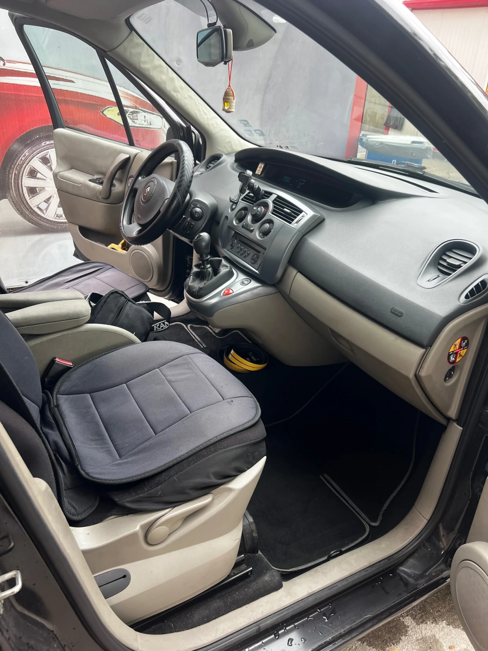 Renault Megane Scenic, снимка 6 - Автомобили и джипове - 54685421