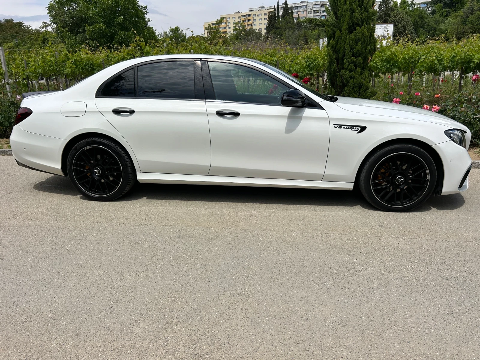 Mercedes-Benz E 220 AMG ТОП, снимка 4 - Автомобили и джипове - 54885849