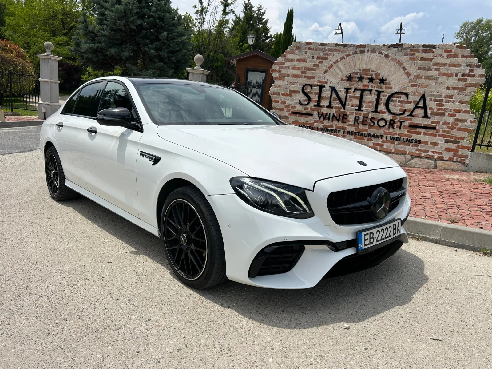 Mercedes-Benz E 220 AMG ТОП, снимка 13 - Автомобили и джипове - 54885849