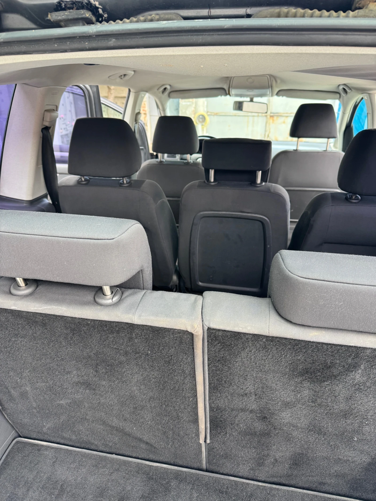 VW Touran 1.9TDI 7местен, снимка 11 - Автомобили и джипове - 54932084